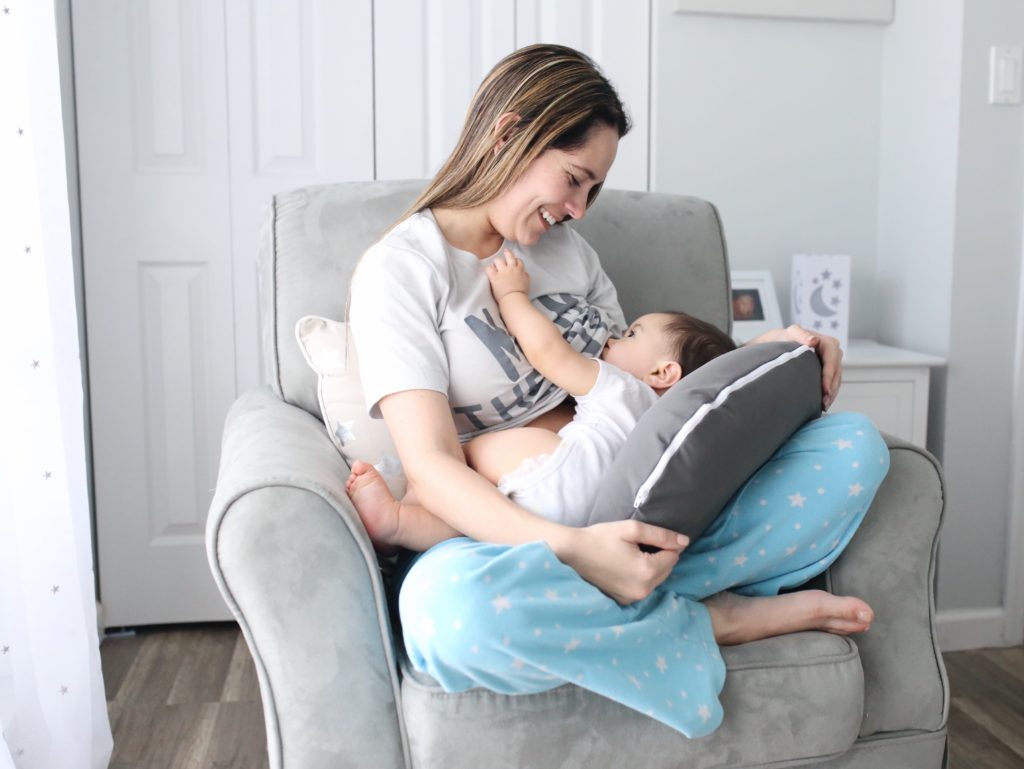 Sleep 'N Feed Pillow Laura & Co Blog